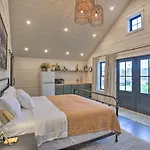 Rustic Rapid City Farmhouse With Mountain Views