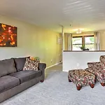 Charming Rapid City Apartment Walk To Lake!
