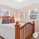 Pet Friendly Large Fenced Backyard Covered Patio