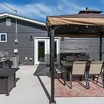 Gazebo 4Br Ping Pong Arcade Room