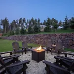 Summer Creek Inn