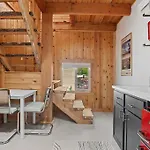 Guest Suite-Hot Tub-Close To Town
