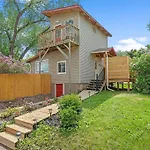 Guest Suite-Hot Tub-Close To Town