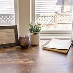 Downtown 1 Bedroom Charmer - Walk, Bike, Enjoy!!
