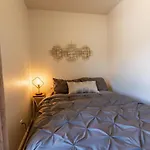 Luxury Home W/ Private Patio Mins Away From Dt Rc