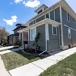 Downtown 1 Bedroom Charmer - Walk, Bike, Enjoy!!