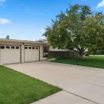 Mid-Century Magic - Huge Space