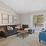 Modern Home-Garage-Scenic Patio