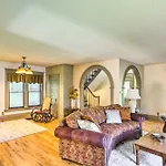 Historic Gem With Deck, Walk To Downtown Rapid City!