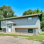 Quiet Rapid City Getaway - Near Dinosaur Park!
