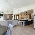 Modern Smart House In The Woods With 2 King Bds 2 Ba