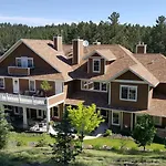 Summer Creek Inn