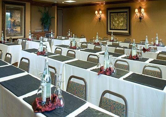 Grand Gateway Hotel 3*