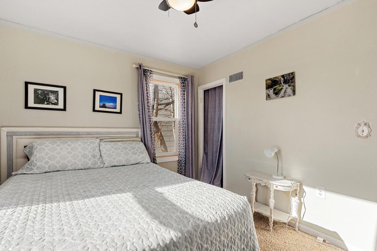 Holiday home Charming 1940'S Cottage