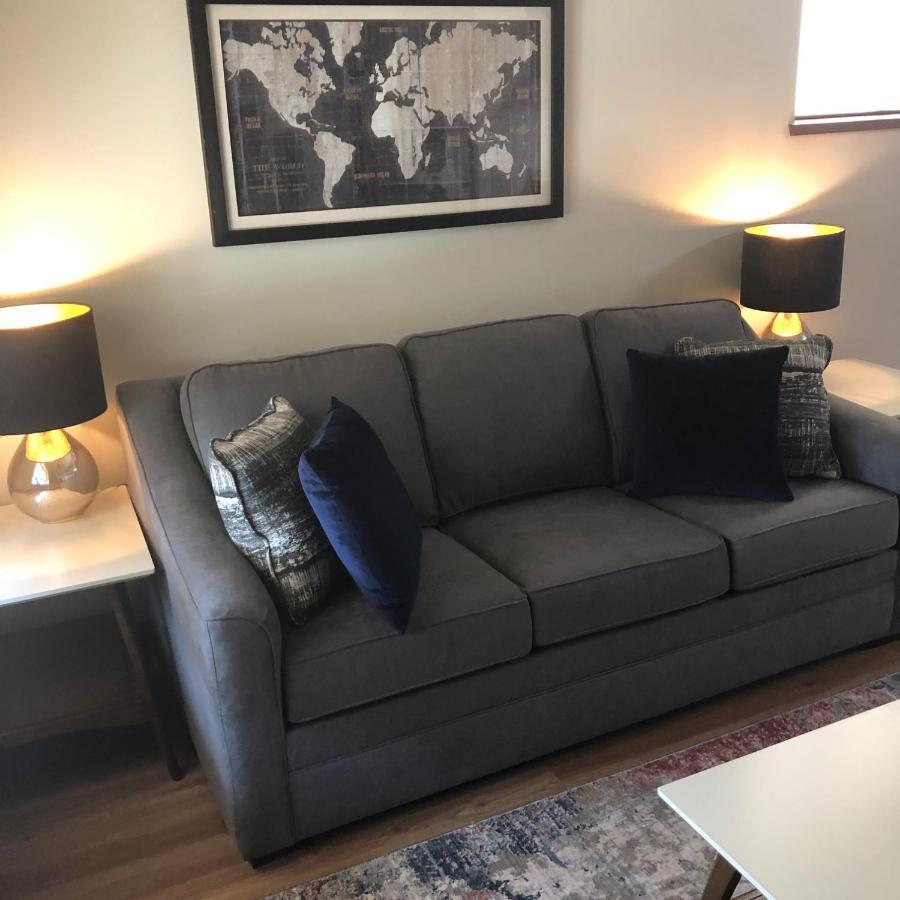 Your Downtown Rapid Base Camp! Apartment