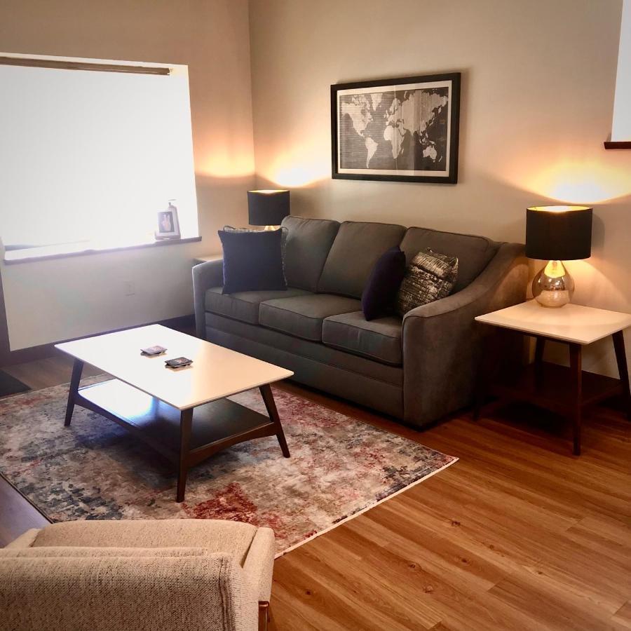 Apartment Your Downtown Rapid Base Camp!