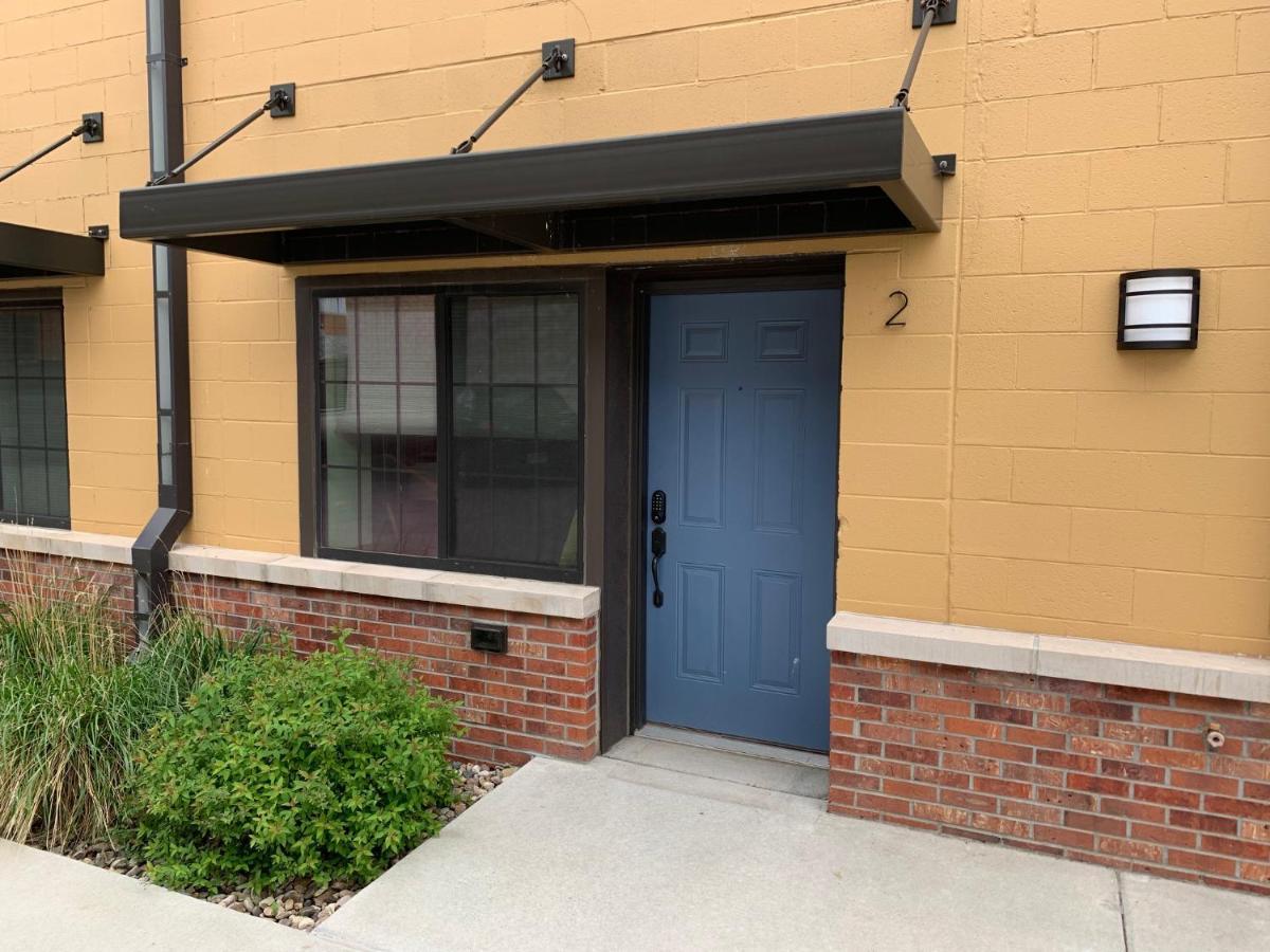 Apartment Your Downtown Rapid Base Camp!