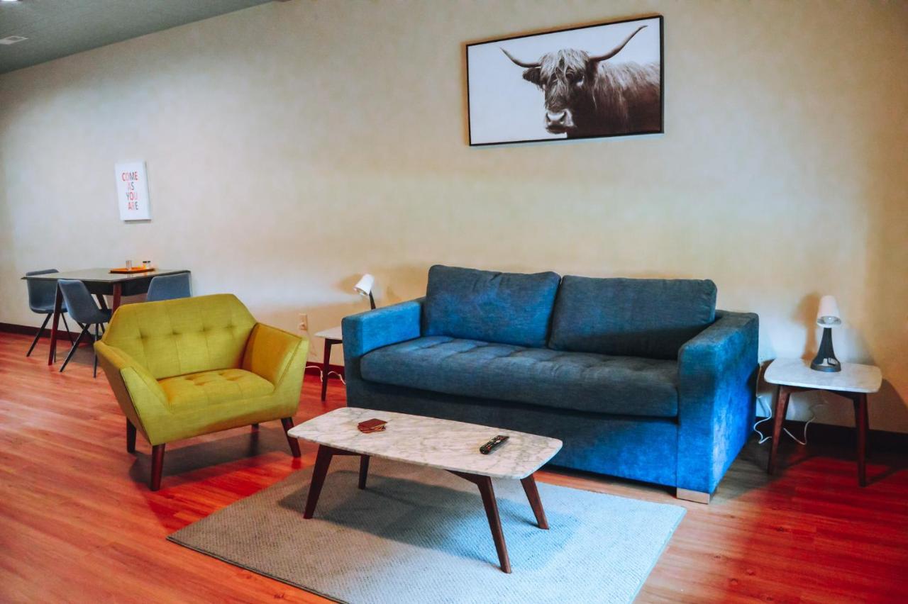 Modern Down Town Base Camp! Apartment *