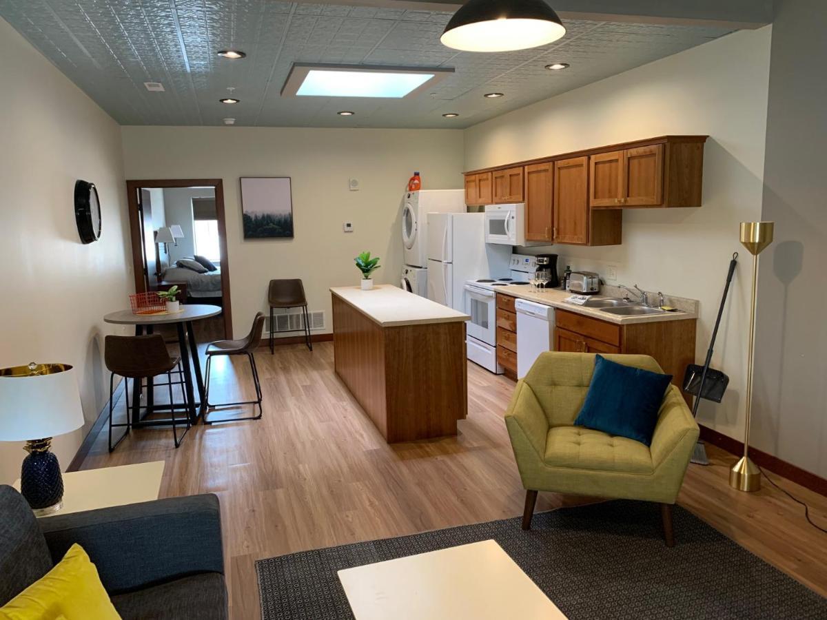Stylish Ground Level Close To Everything * Rapid City