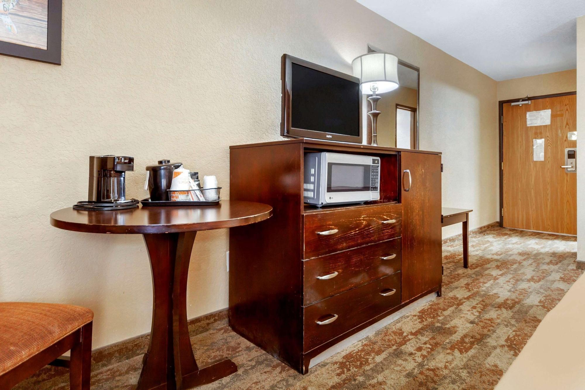 Econo Black Hills Lodge
