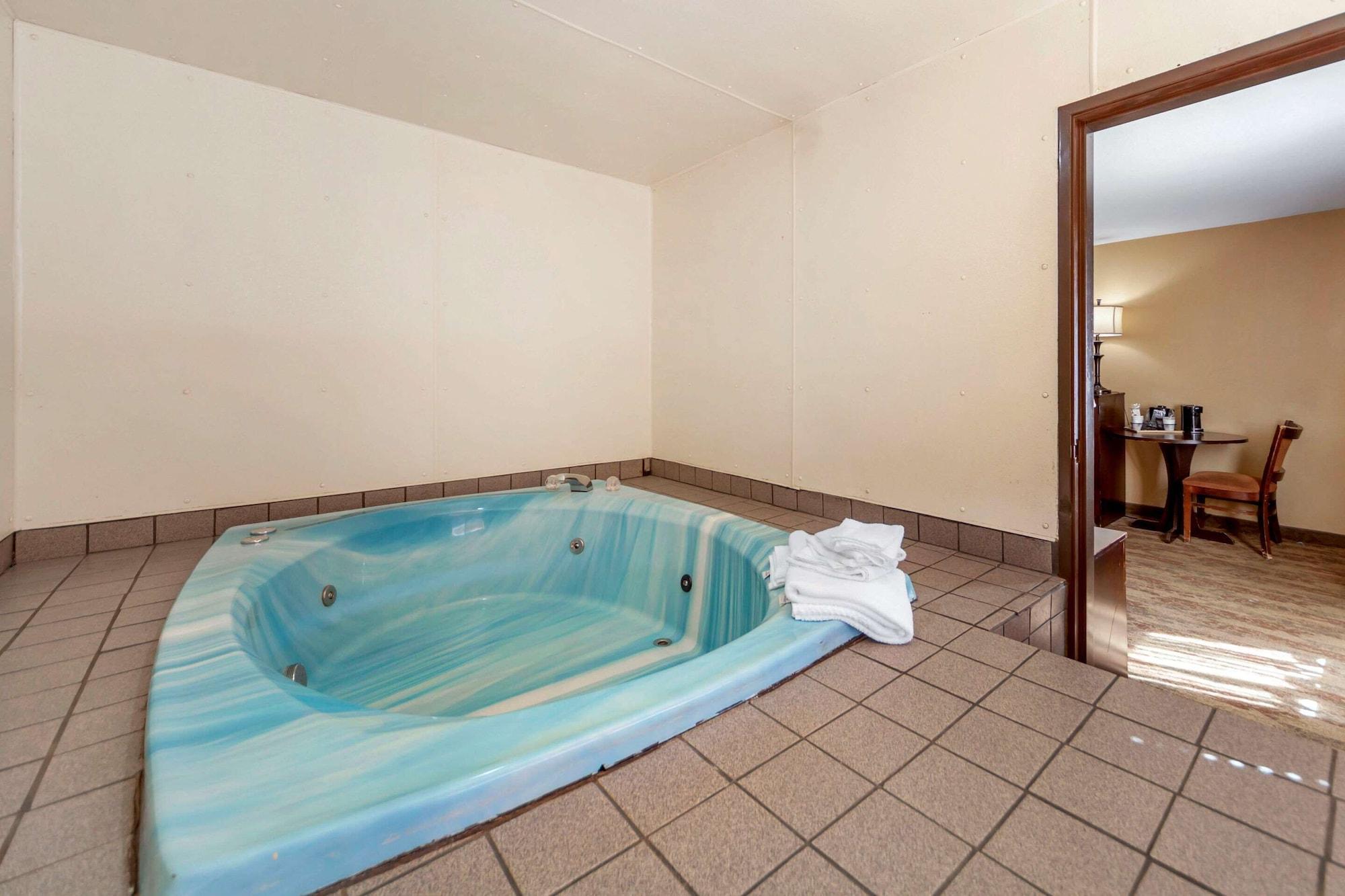 Econo Black Hills Lodge