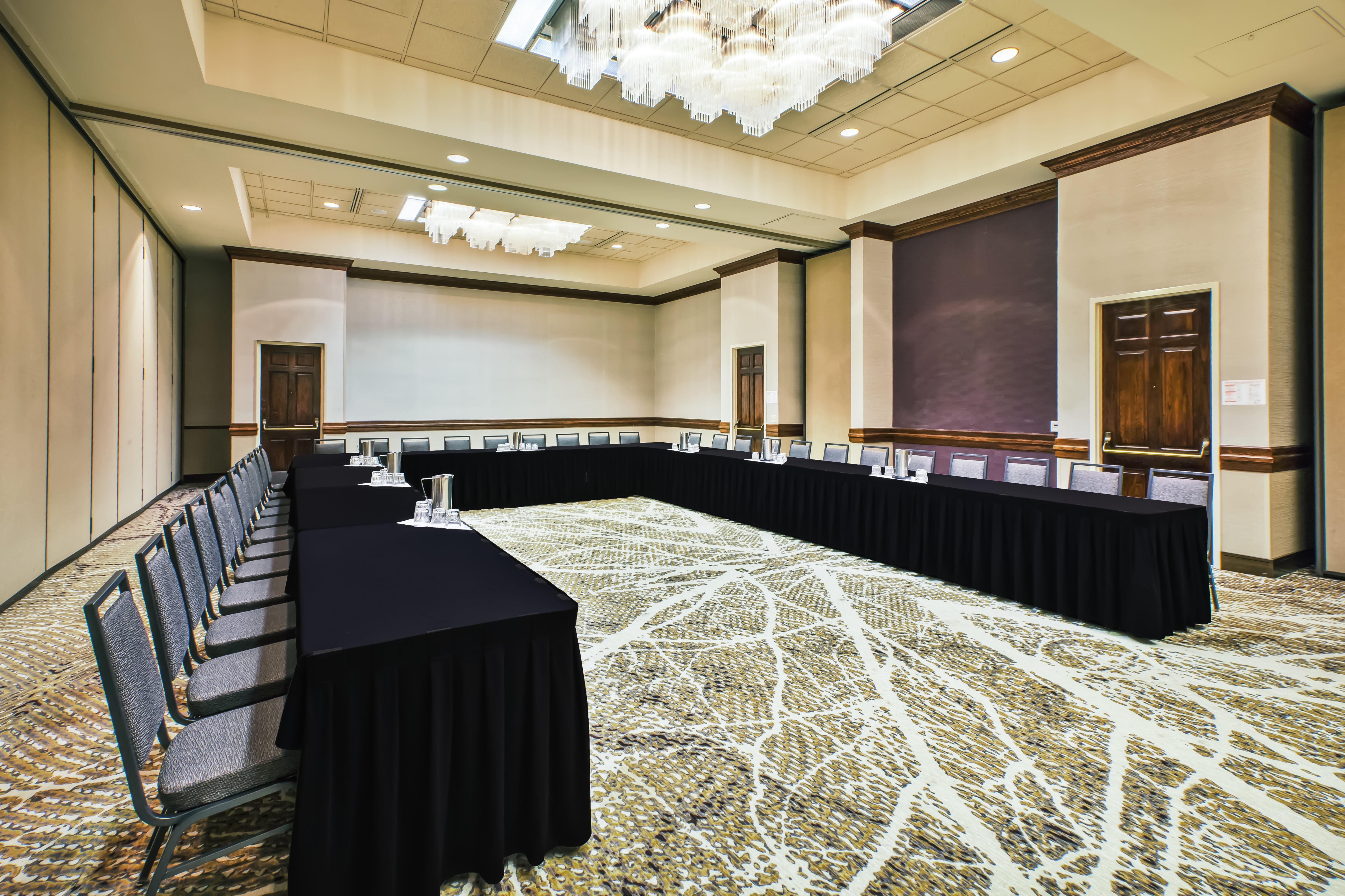 Doubletree By Hilton Rapid Downtown Convention Center