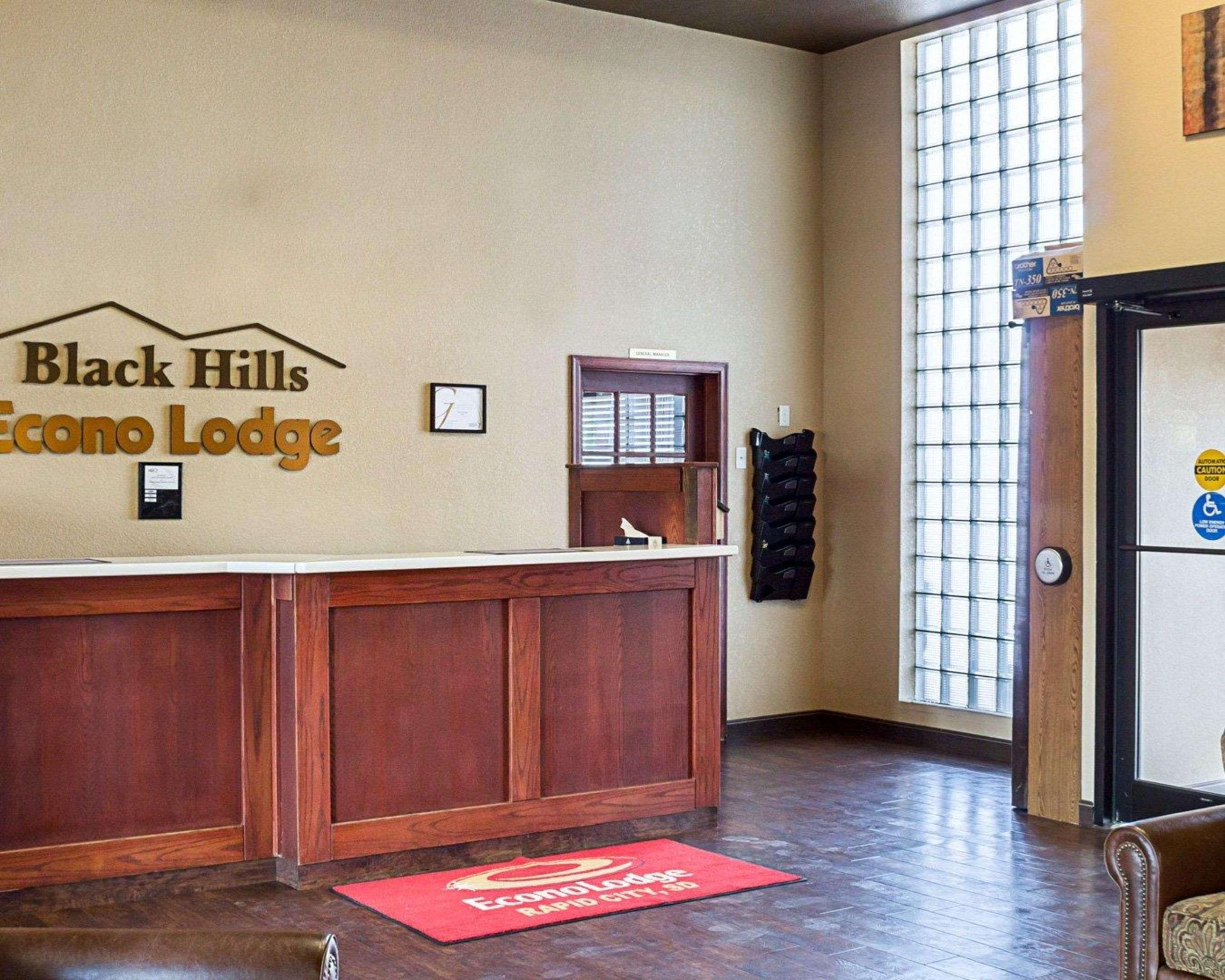 Econo Black Hills * Rapid City
