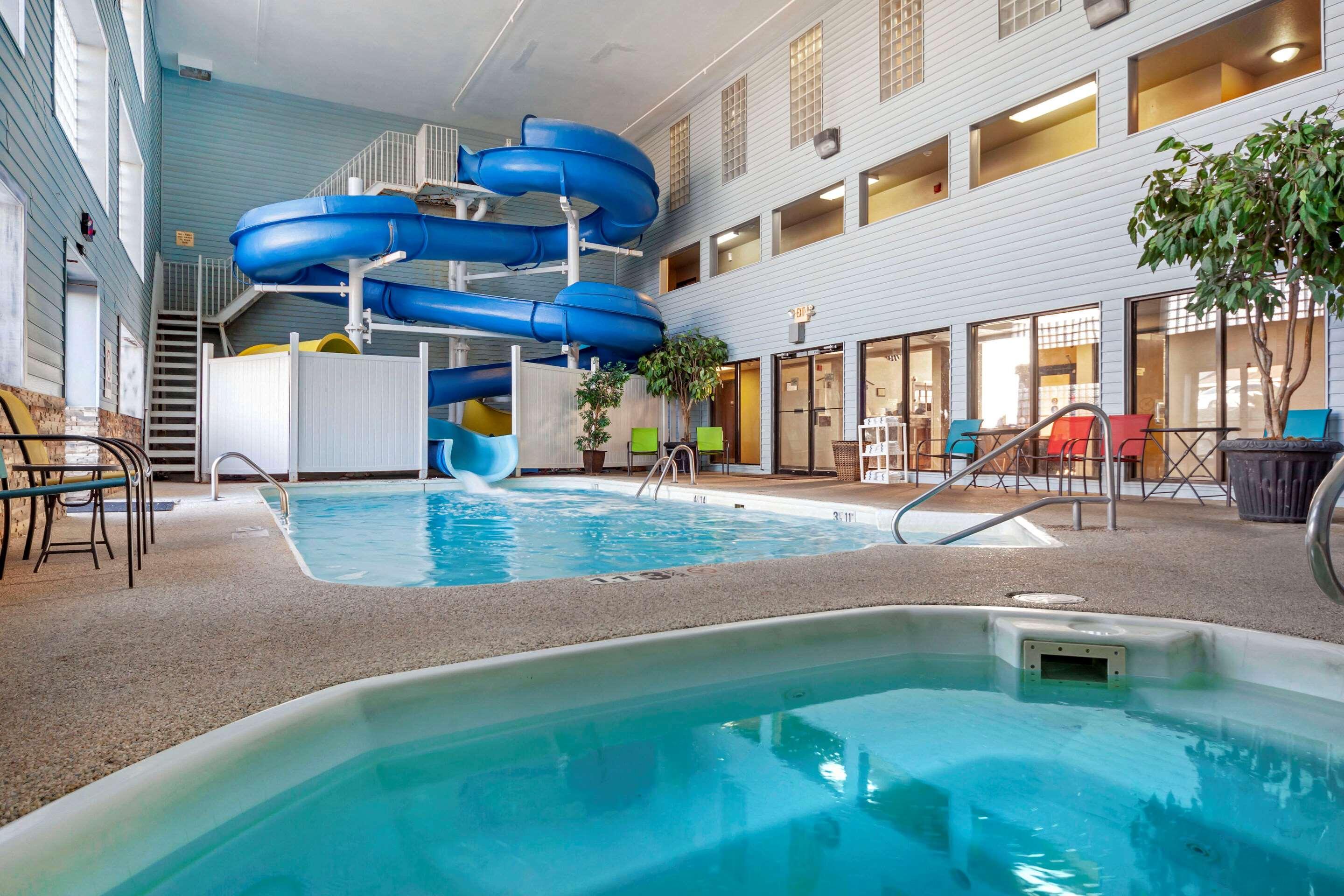 Econo Black Hills Lodge *