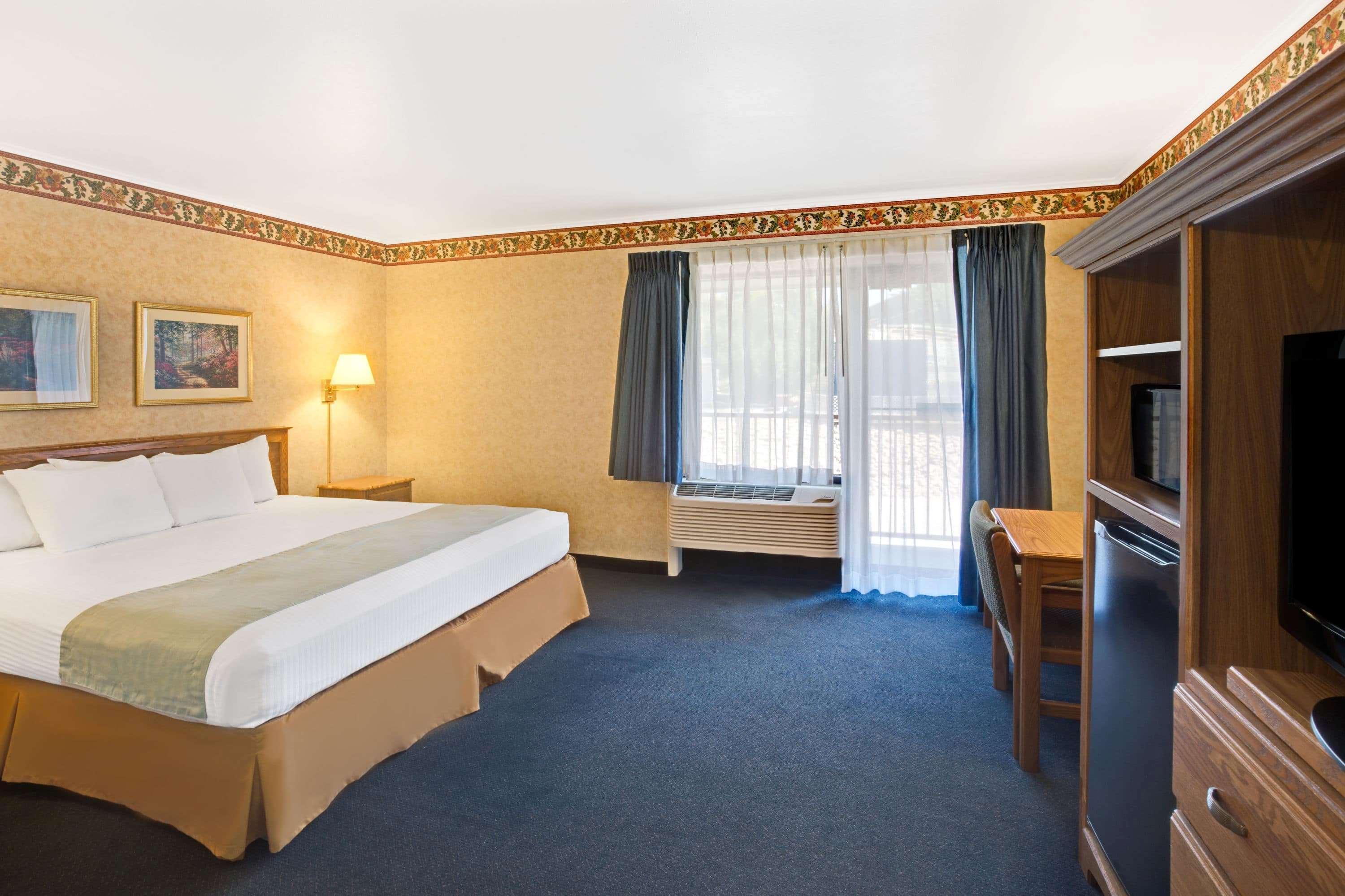 Travelodge By Wyndham Rapid 2*