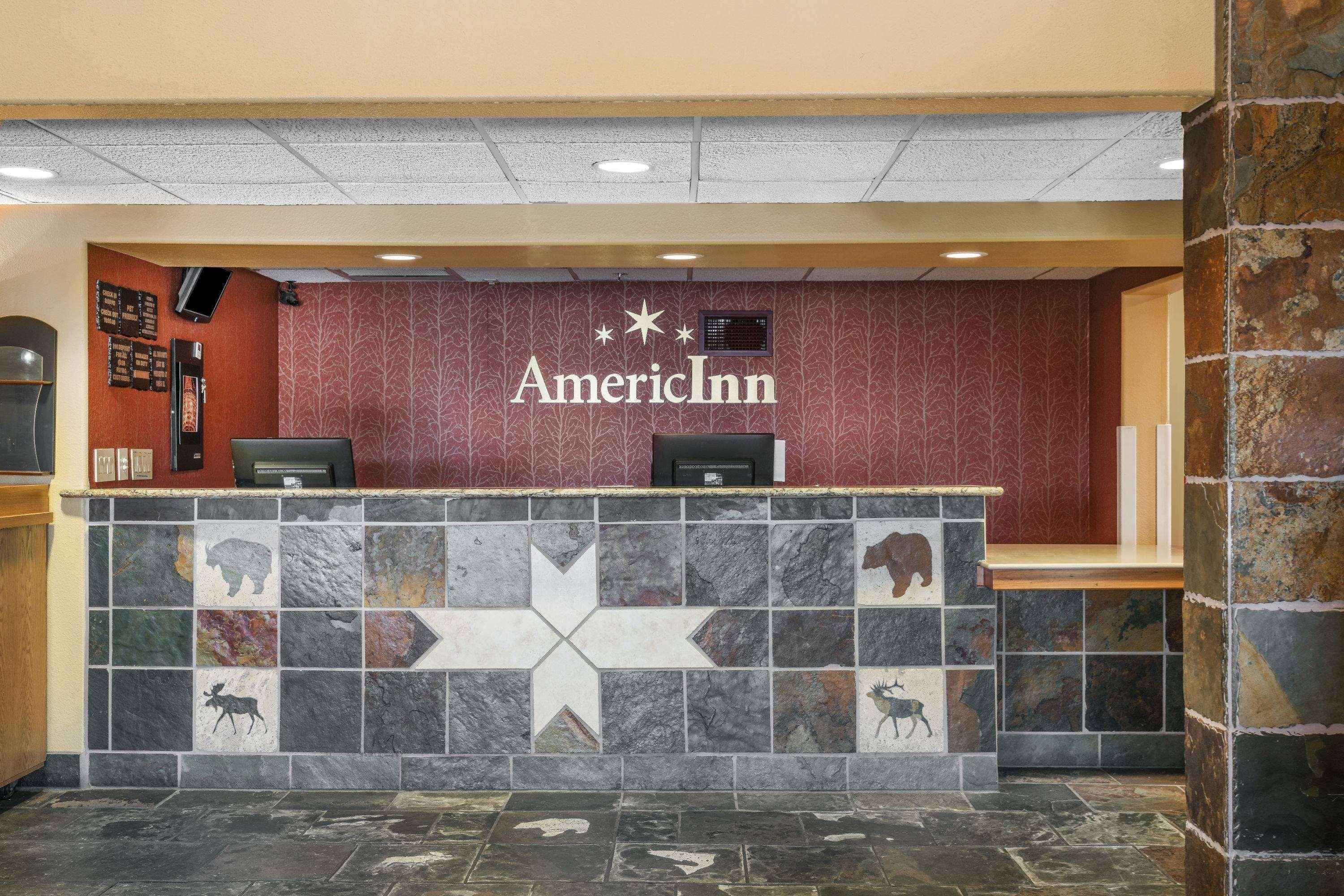 Americinn And Rapid 2*