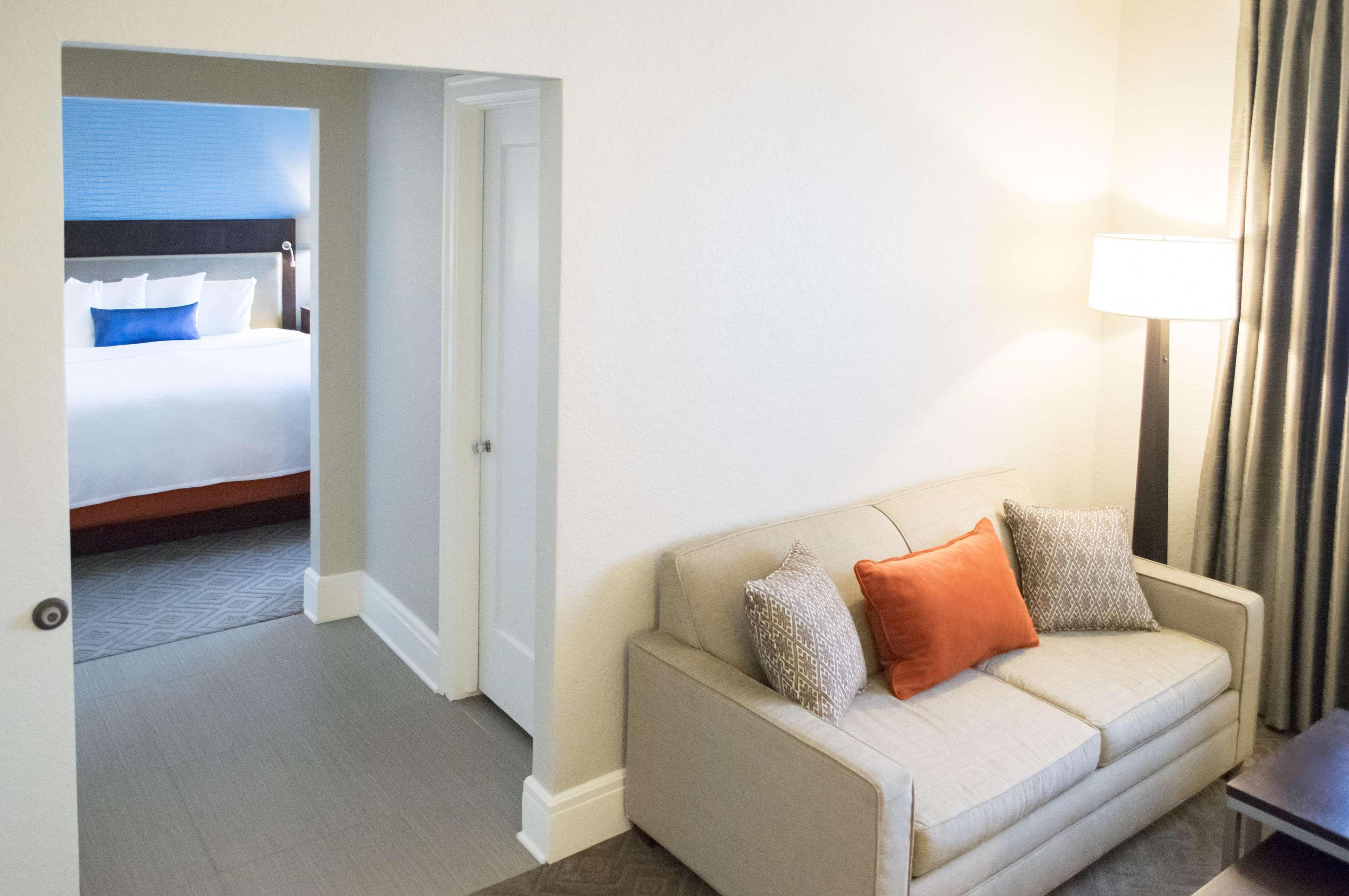 Alex Johnson Rapid City, Curio Collection By Hilton