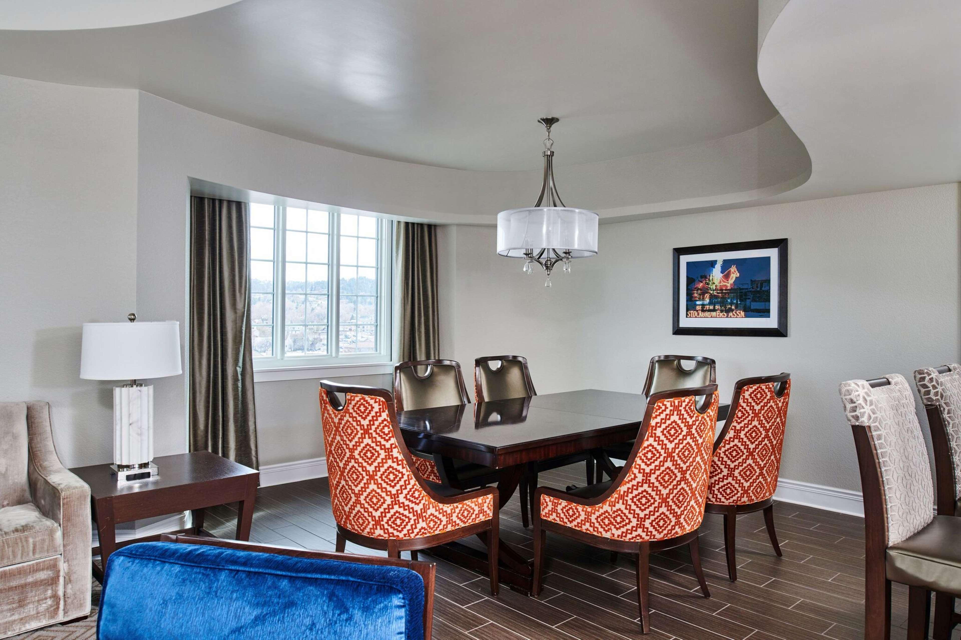 Alex Johnson Rapid City, Curio Collection By Hilton Hotel