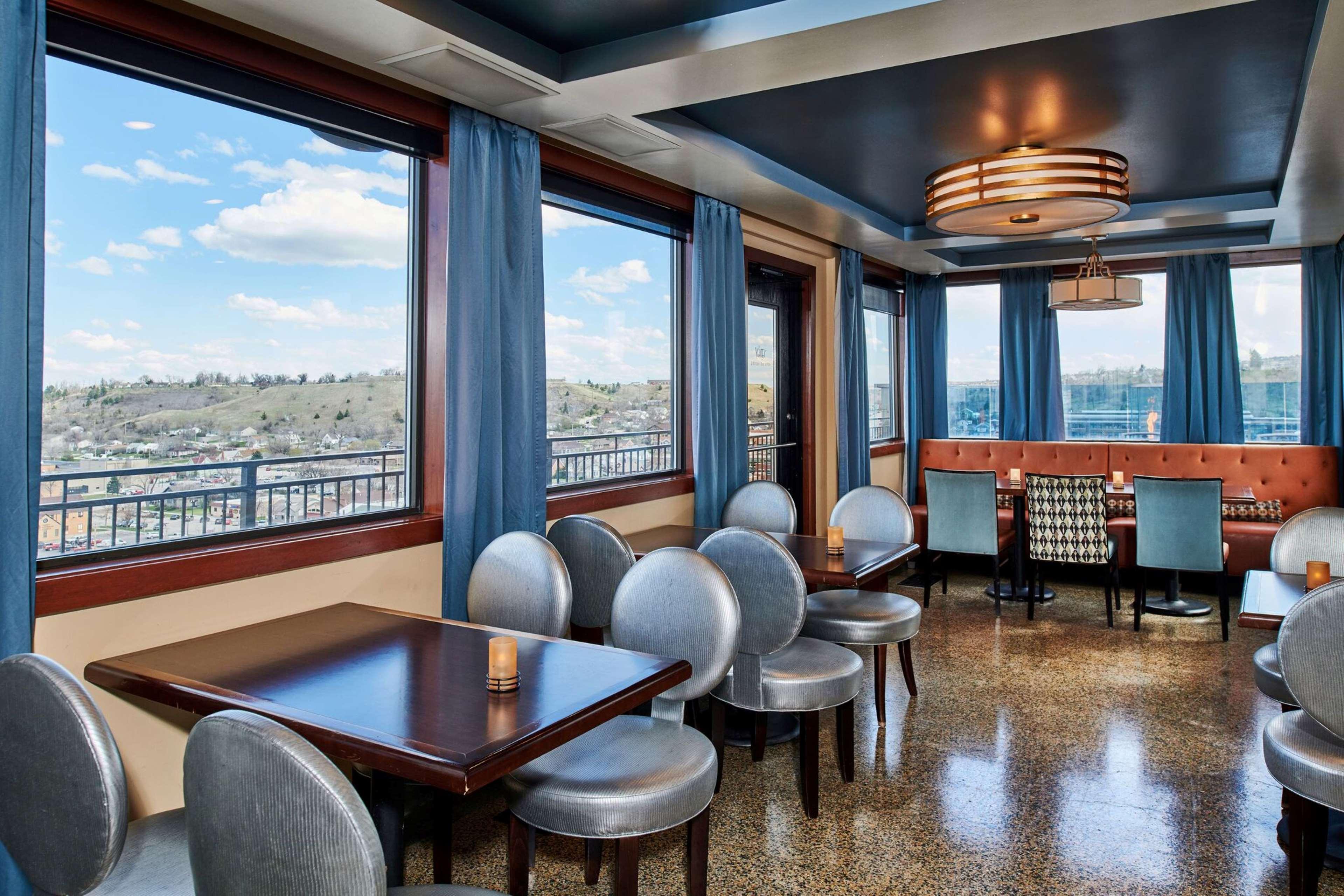 Alex Johnson Rapid City, Curio Collection By Hilton Hotel Rapid City