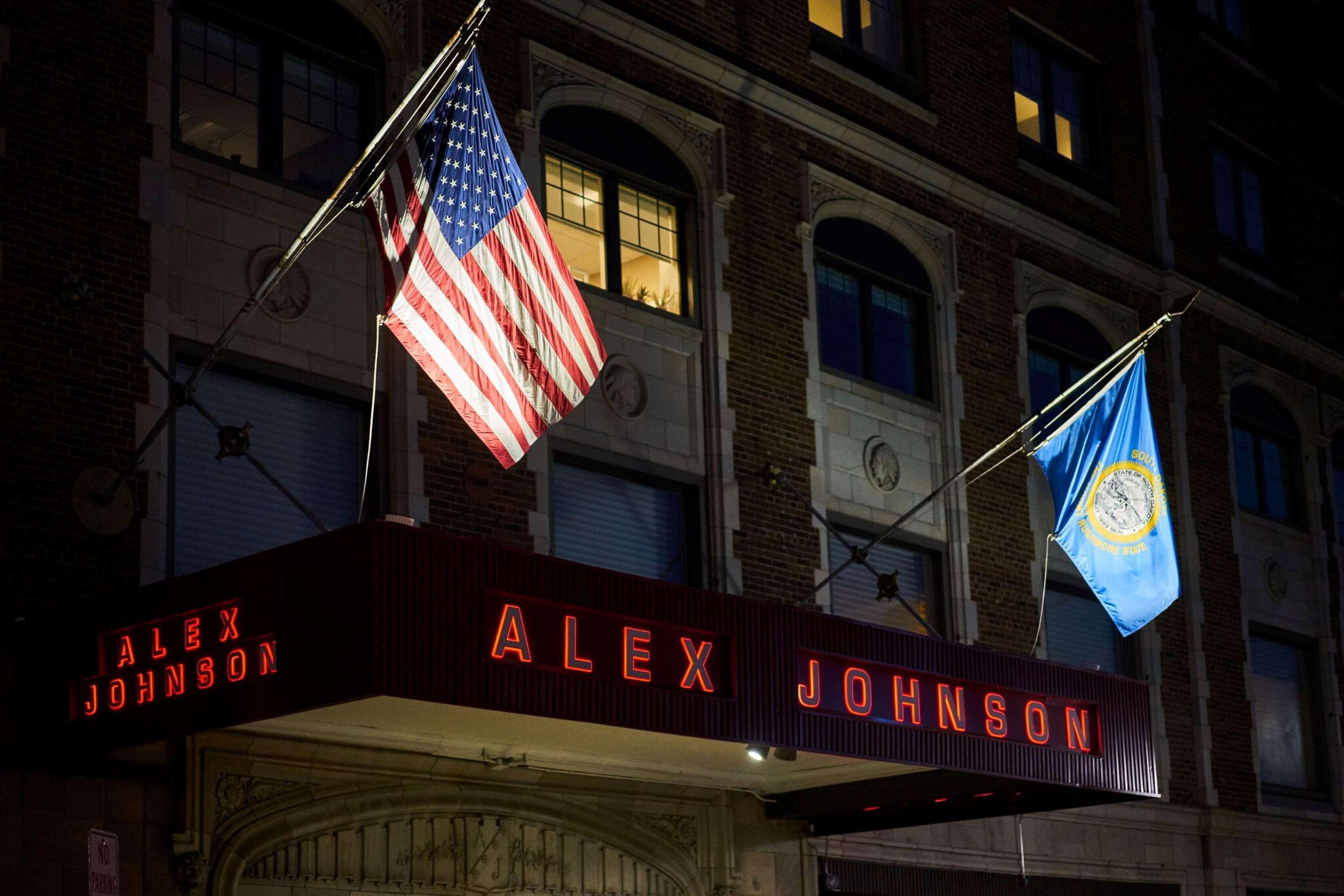 Hotel Alex Johnson Rapid City, Curio Collection By Hilton Rapid City