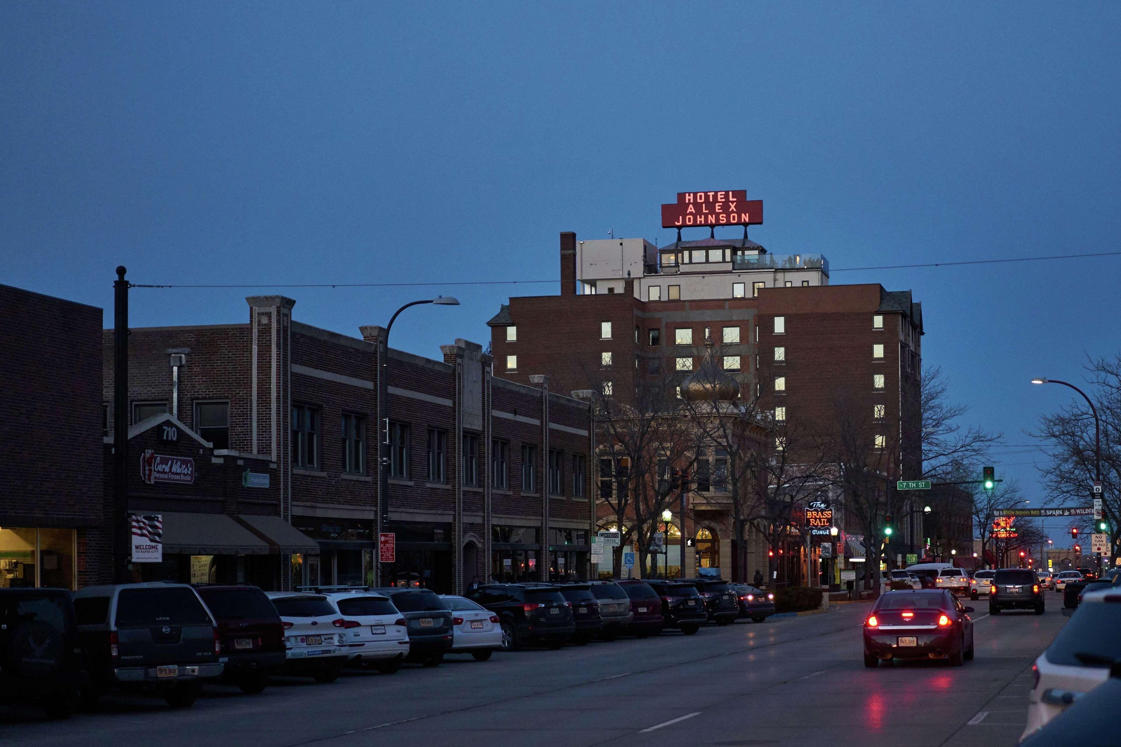 Hotel Alex Johnson Rapid City, Curio Collection By Hilton