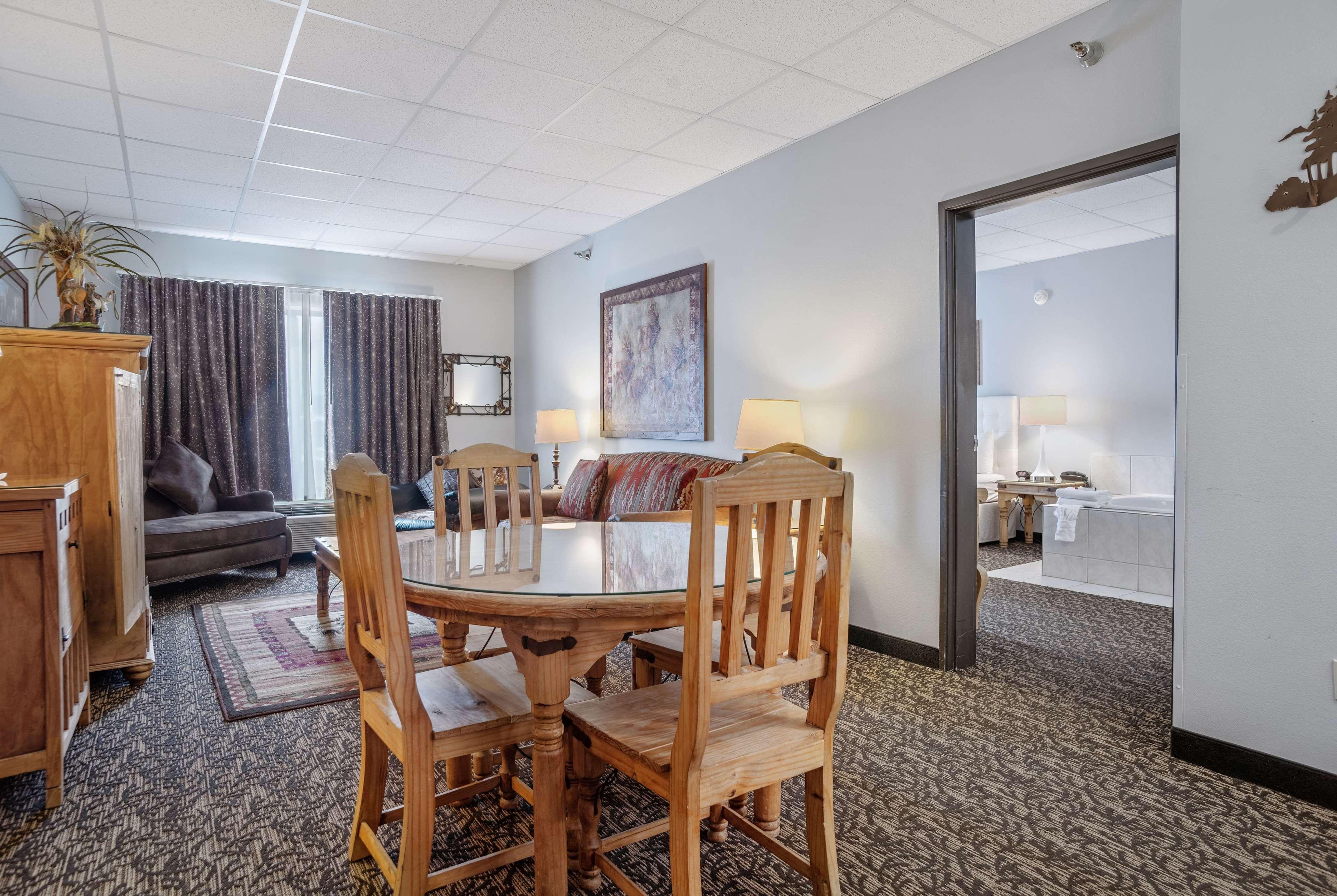 Elevation & Suites, Trademark Collection By Wyndham Hotel
