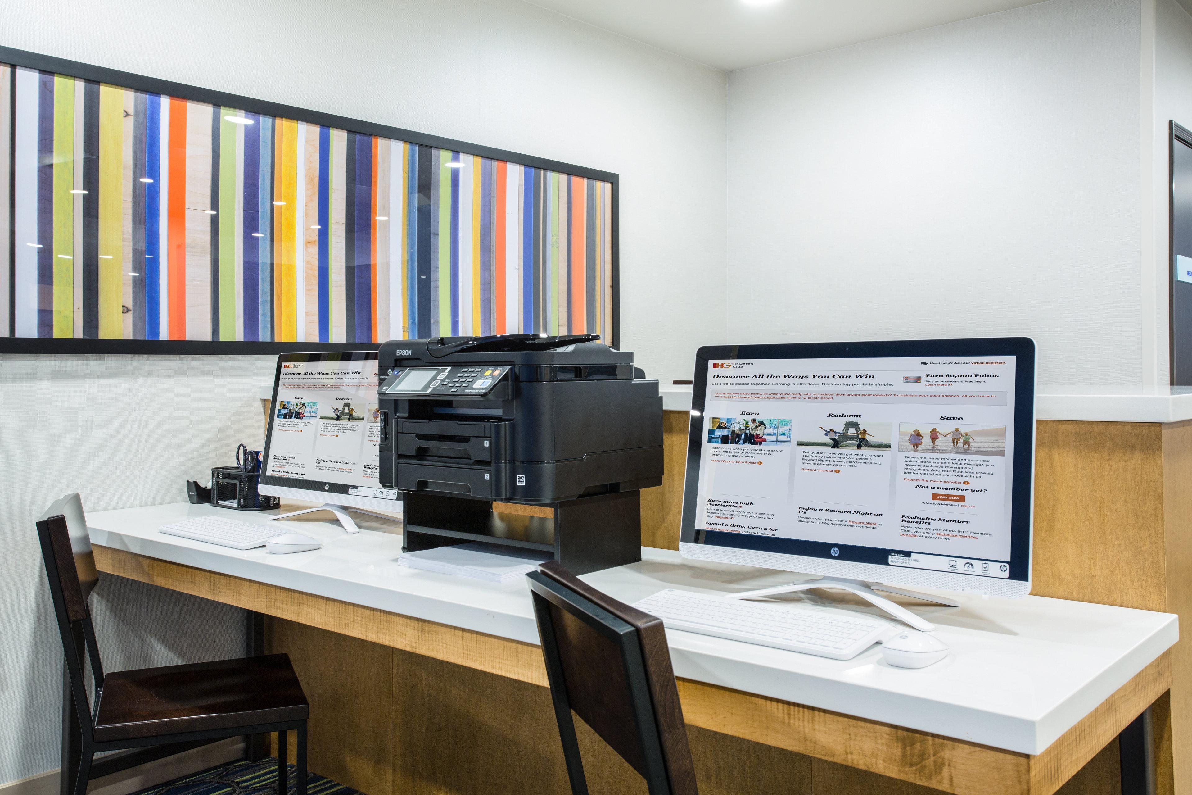 Holiday Inn Express & Suites - Rapid City - Rushmore South By Ihg Hotel