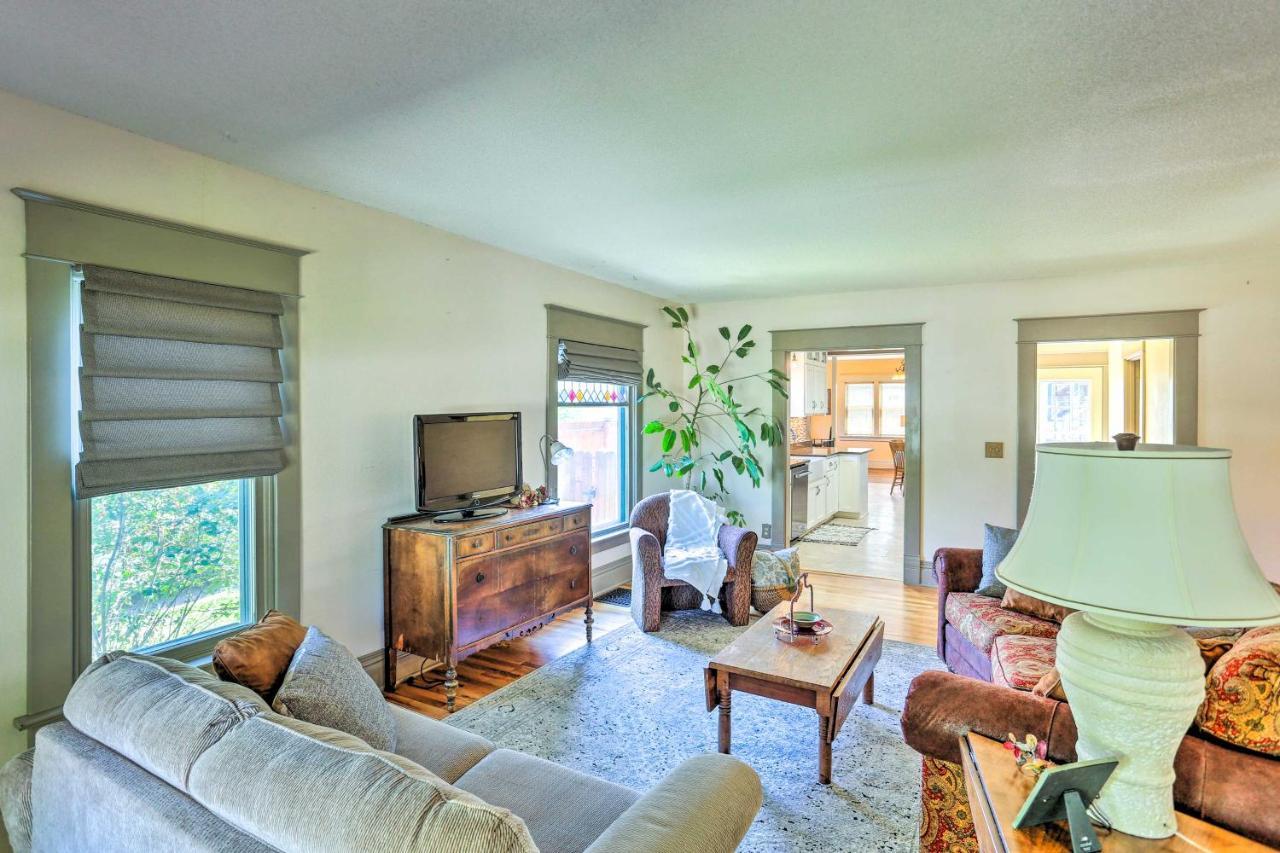 Historic Gem With Deck, Walk To Downtown Rapid City!