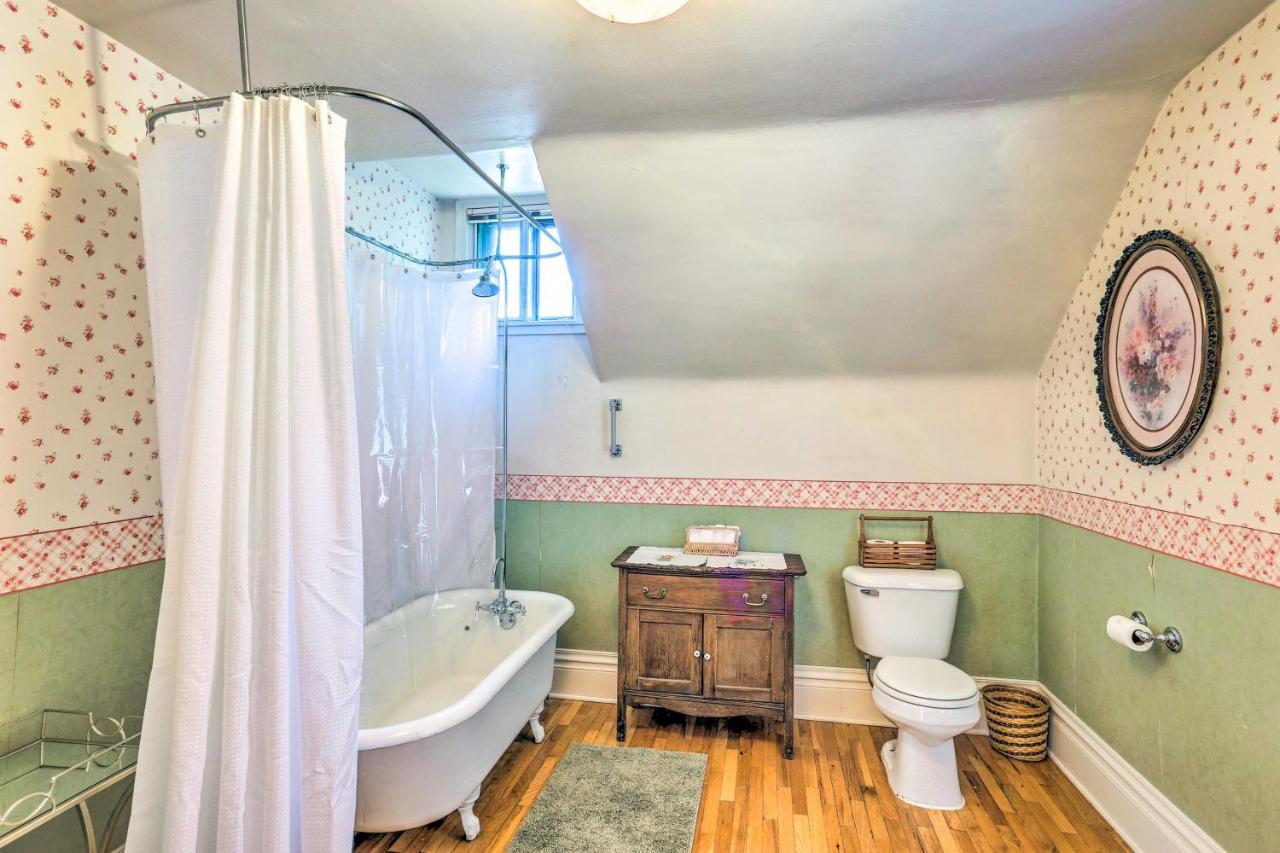 Holiday home Historic Gem With Deck, Walk To Downtown Rapid City! *