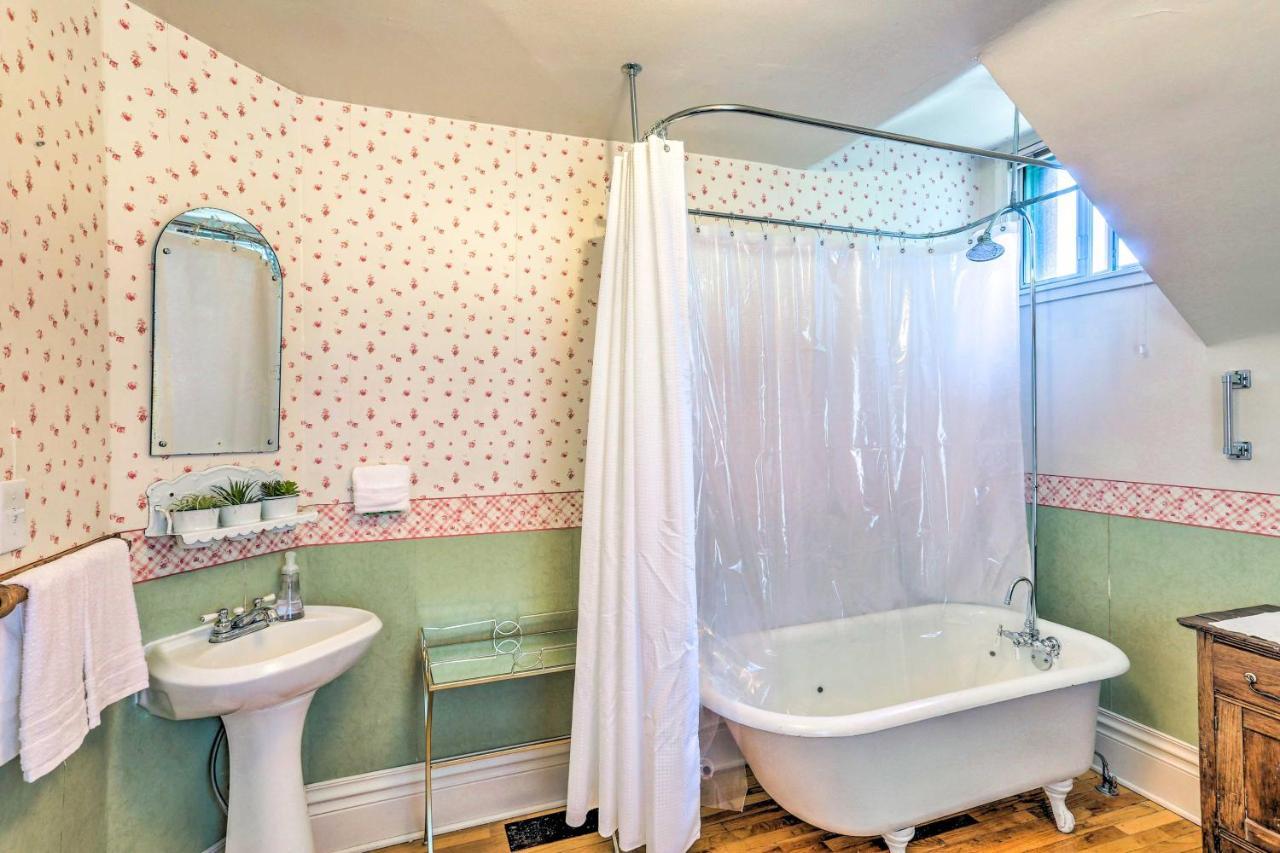 Historic Gem With Deck, Walk To Downtown Rapid City!