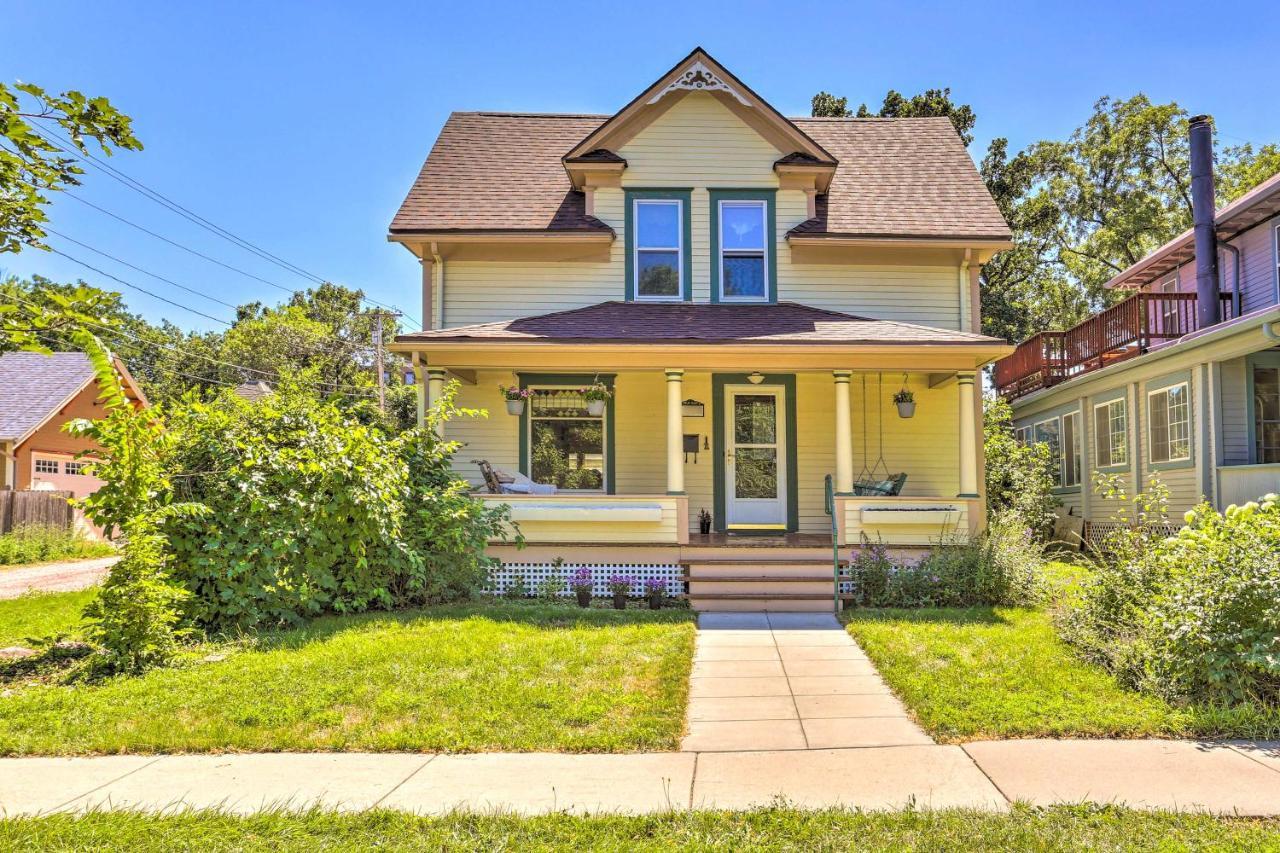 Historic Gem With Deck, Walk To Downtown Rapid City! Holiday home Rapid City