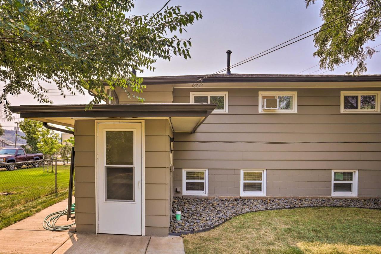 Inviting Rapid Duplex Less Than 2 Mi To Downtown! Apartment