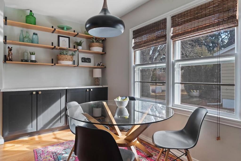 Walk To Parks Pet Friendly Neighborhood *