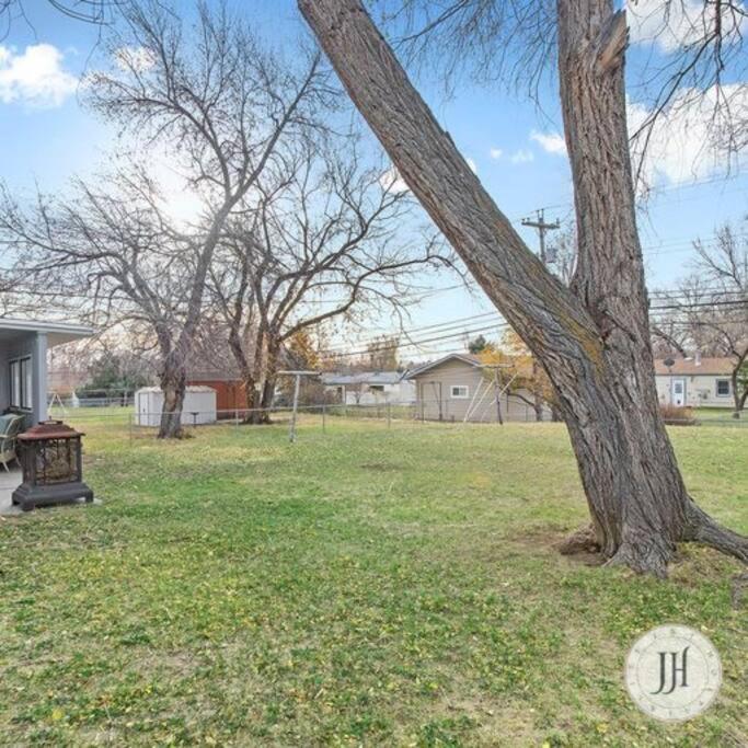 Pet Friendly Large Fenced Backyard Covered Patio Rapid City