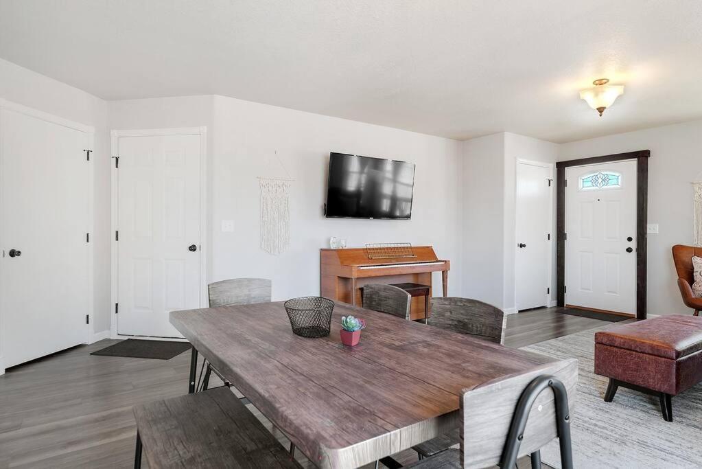 Pet Friendly 2 King Beds Foosball Table Holiday home