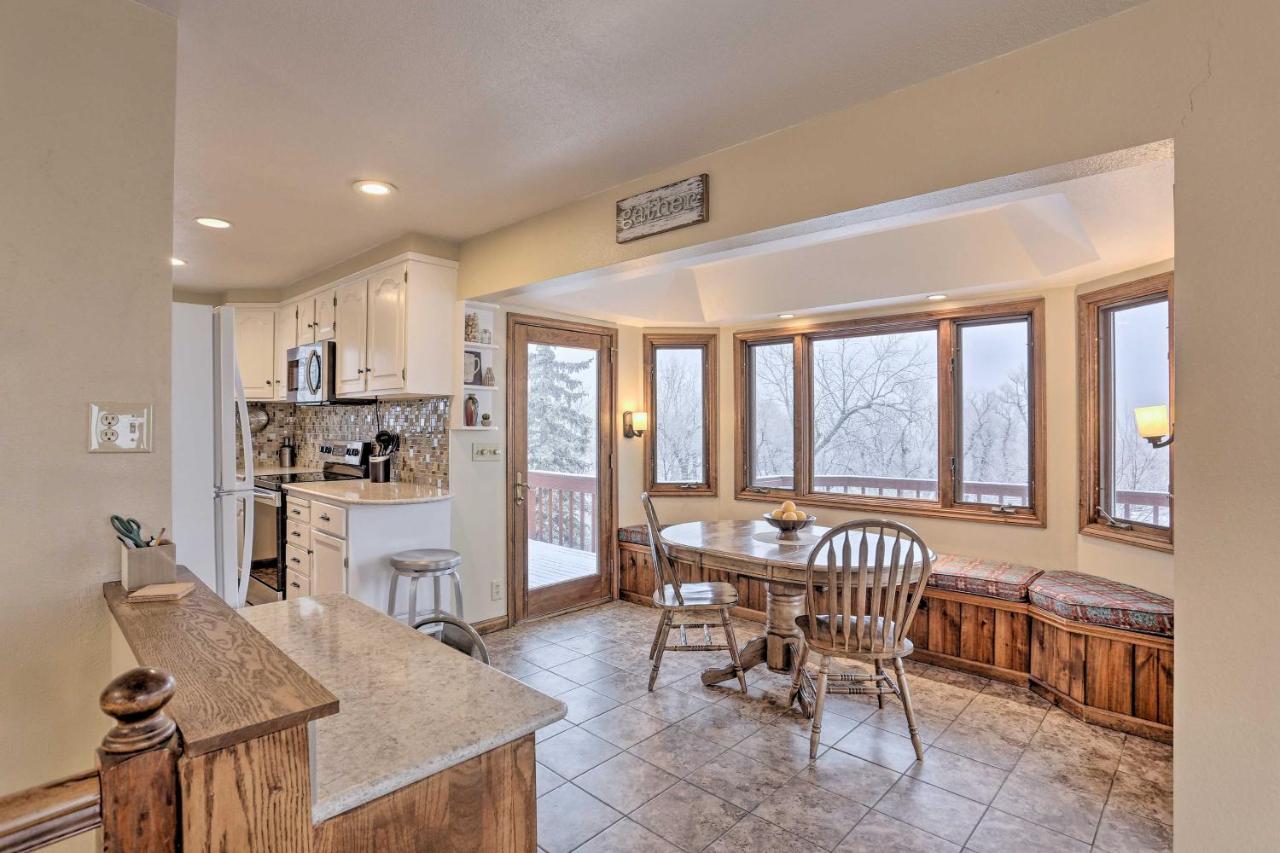 Rapid Vacation With Wraparound Deck! Holiday home Rapid City