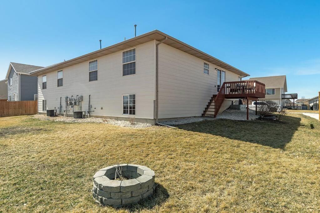 Pet Friendly 2 King Beds Foosball Table Holiday home Rapid City