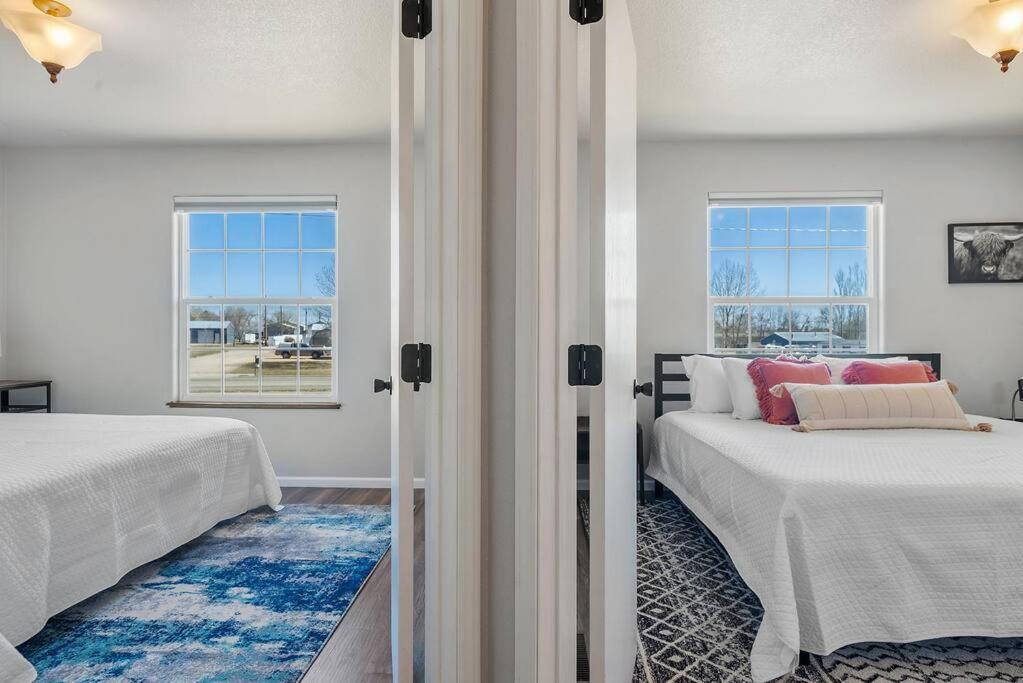 Pet Friendly 2 King Beds Foosball Table Holiday home