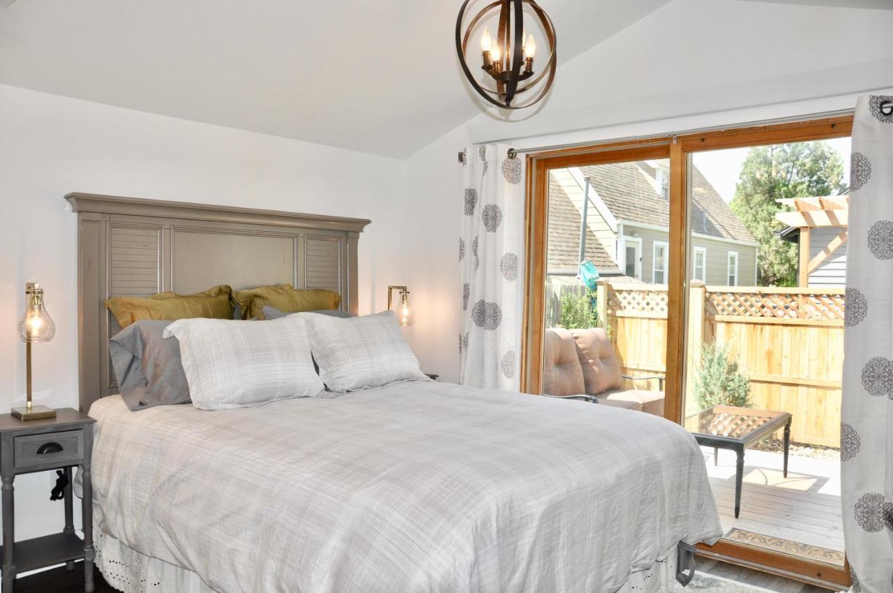 Adorable W/ Private Patio Mins Away From Downtown Rapid Holiday home *