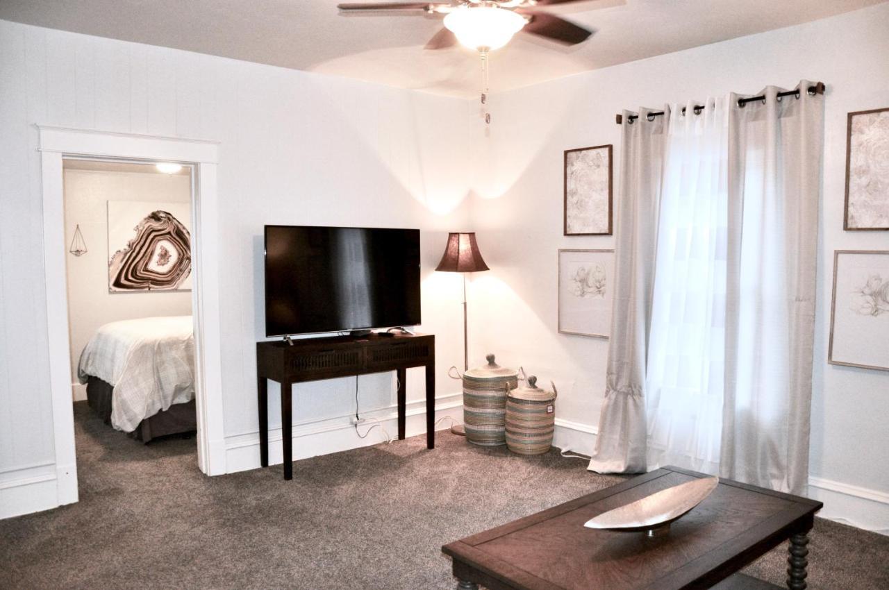 Downtown 1 Bedroom Charmer - Walk, Bike, Enjoy!! Apartment *